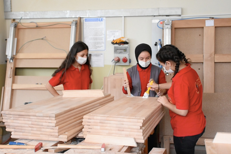 İnegöl Tematik Lisesi, Akıllı Mobilya Üretimi İçin Ar-Ge Merkezi Kuruyor