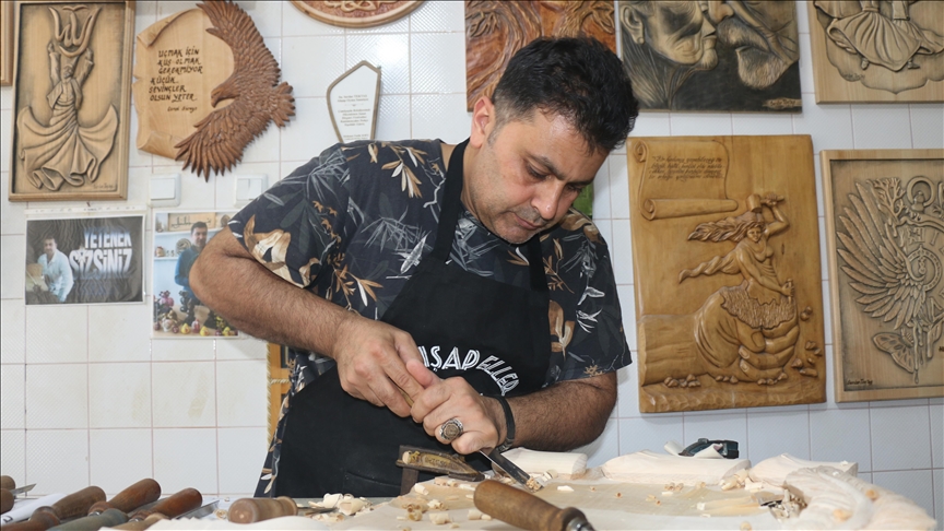 Ahşap Oyma Ustası Serdar Tektaş Eserlerini 12 Ülkeye Ulaştırıyor